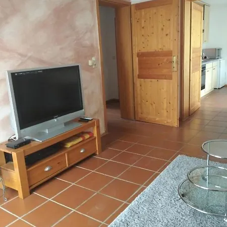 Apartment Umweltfreundliche, Ruhige Ferienwohnung In 2-famhaus, In Idyllischer Lage, Wallbox Osterhofen