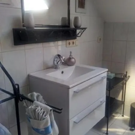 Umweltfreundliche, Ruhige Ferienwohnung In 2-famhaus, In Idyllischer Lage, Wallbox Osterhofen